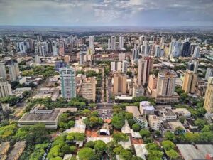 bairros de Maringá com diferentes perfis de moradia, infraestrutura e qualidade de vida